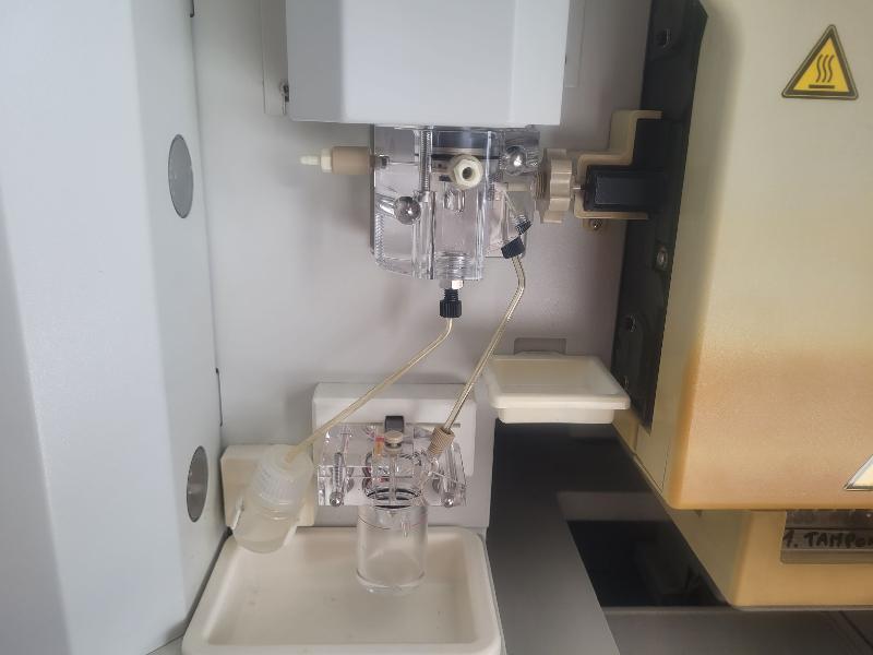 Analyseur génétique Applied Biosystems Hitachi 3130XL_3