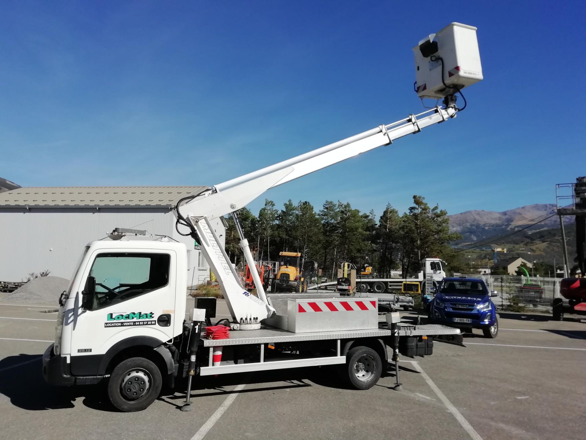 Panier isolé de la nacelle diesel Multitel pour travaux sécurisés