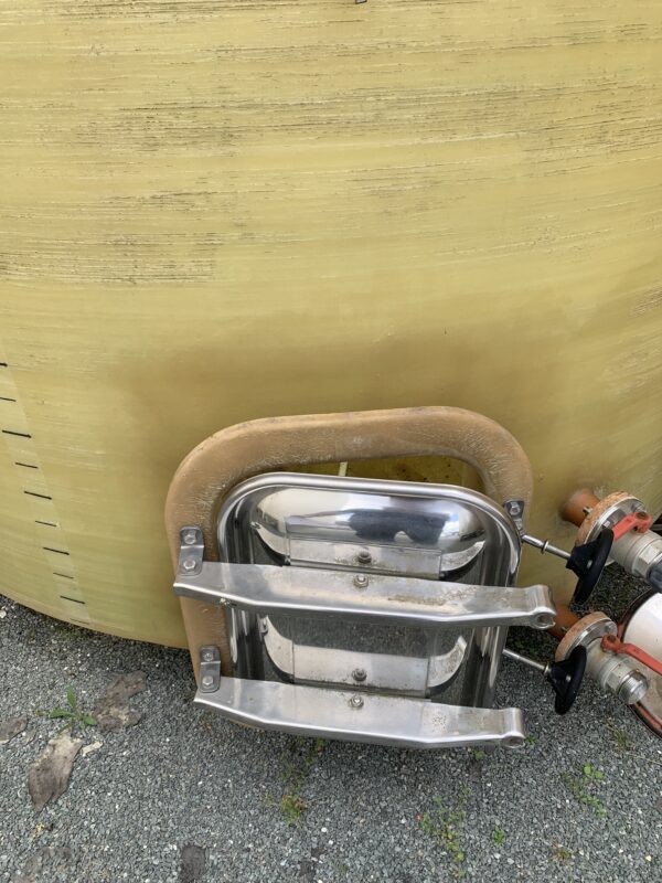 Cuve Naldi 150 hl d'occasion - fond plat, Ø 2300, hauteur 3900, porte 420×530, 2 vannes Ø 50_3