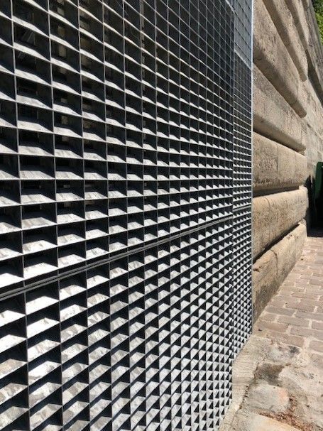 Caillebotis à lames inclinées fabrication sur-mesure_3