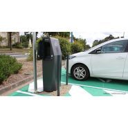 Borne de recharge sécurisée et résistante au vandalisme