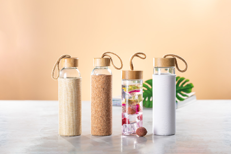 Bouteille de sport en verre - manchon en liège naturel, couvercle en bambou, 500 ml_3