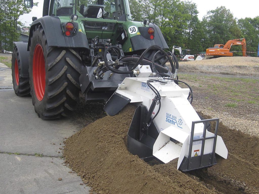 Trancheuse  conçue pour le creusement rapide de tranchées pour les lignes électriques, les câbles de fibre optique -  SGF 800L STEHR_3