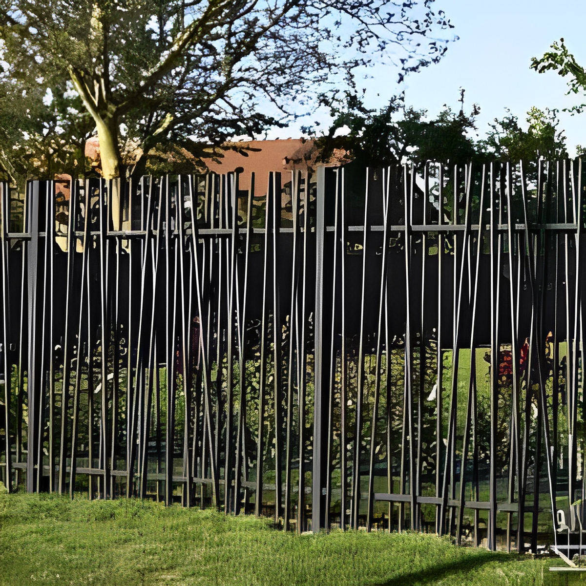 Panneau de clôture en acier avec barreaux soudés aléatoirement