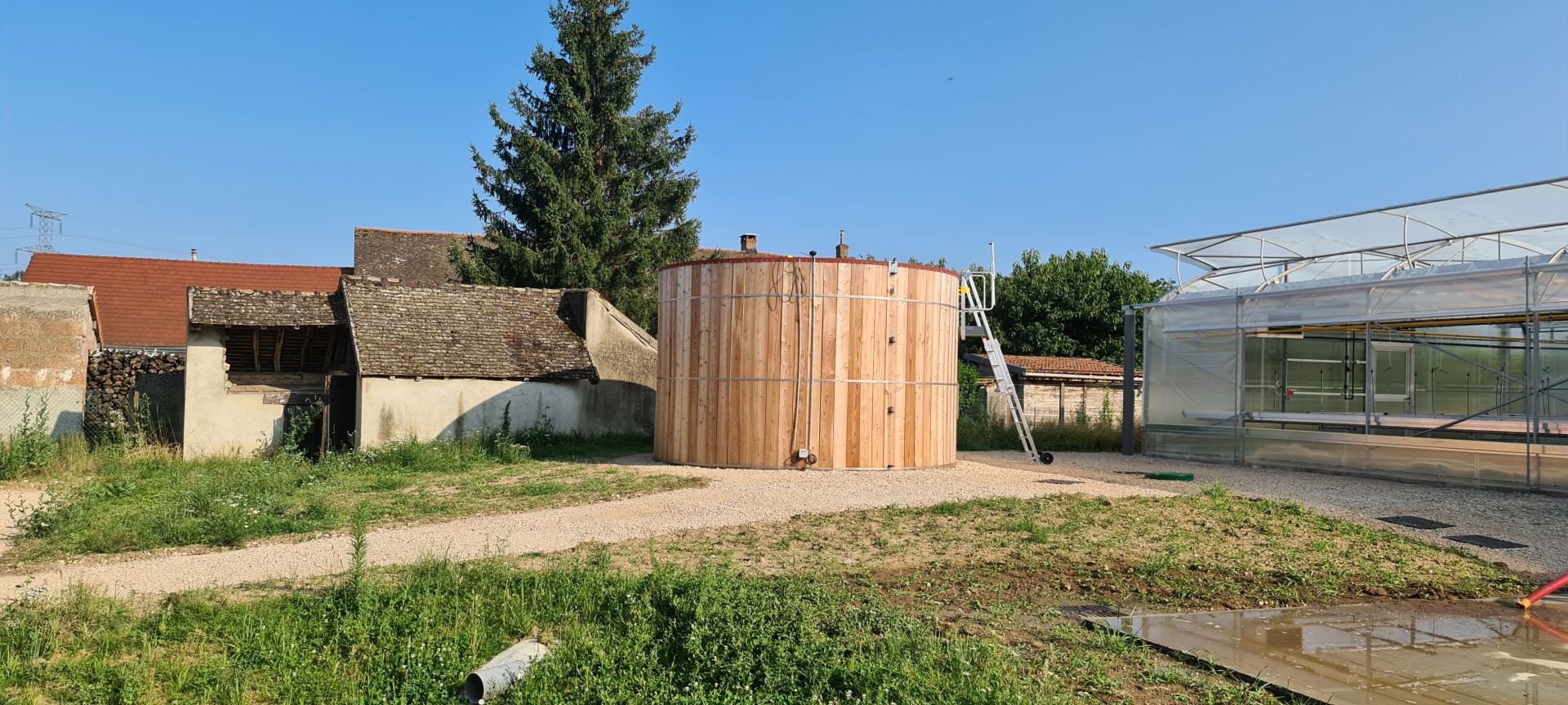 Réservoir pour récupération d'eau de pluie et protection incendie