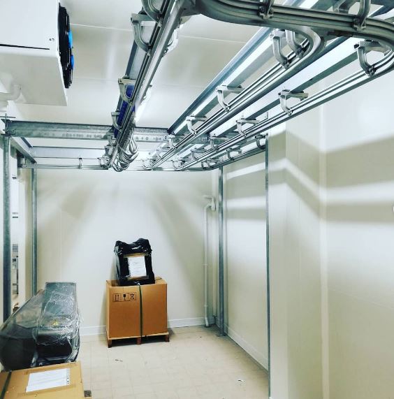 Convoyeur aérien pour le transport de carcasse_0