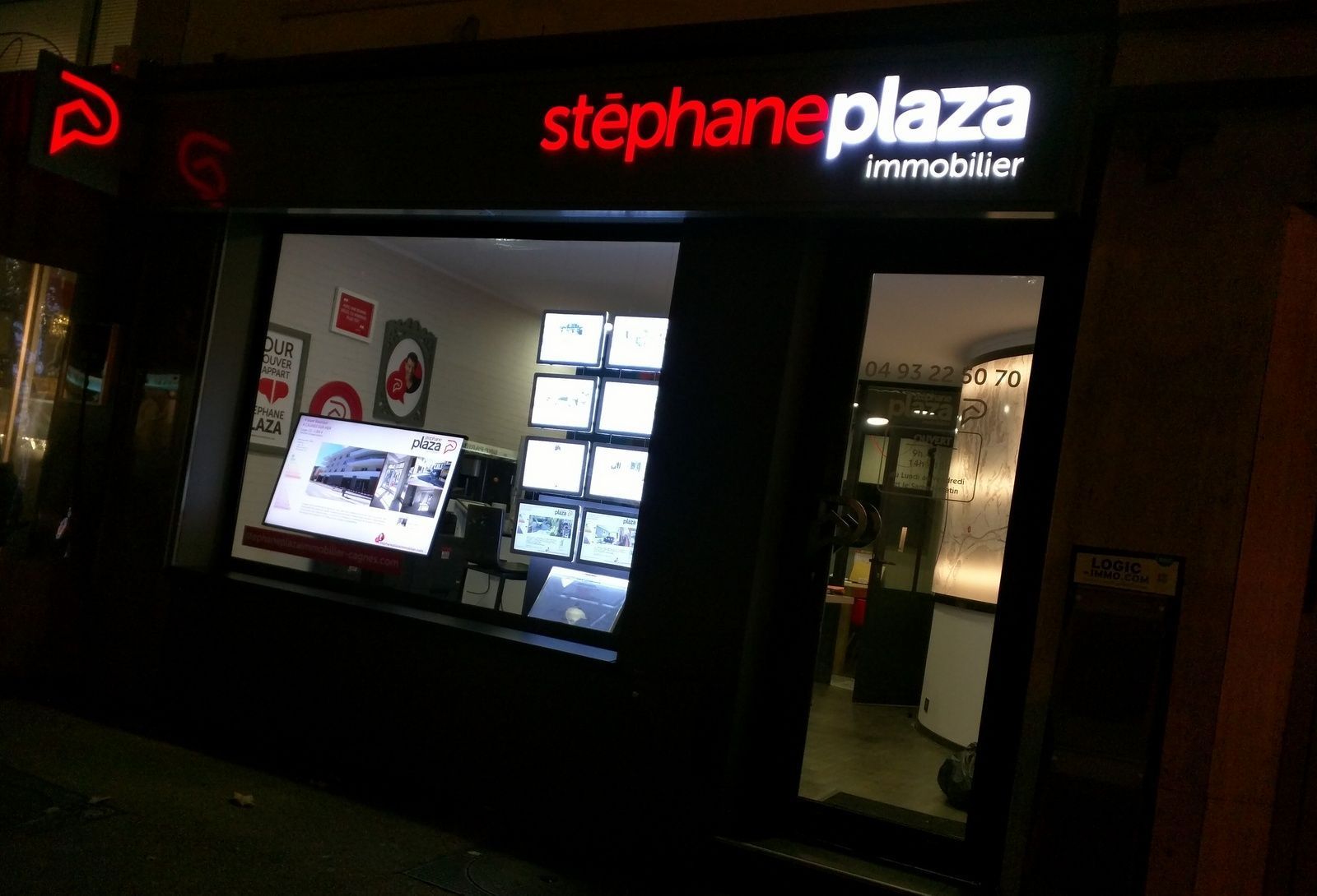 Enseigne 3D avec éclairage LED interne et finition laquée