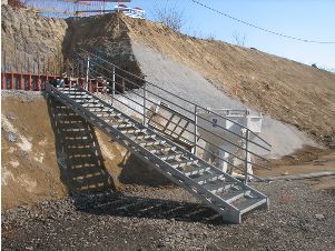 Escaliers droits à géométrie variable - Bombrun - en acier galvanisé conformes normes NF E85-015_3