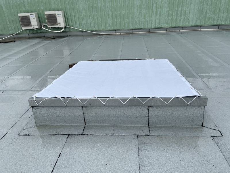 Protection thermique pour skydômes et structures translucides
