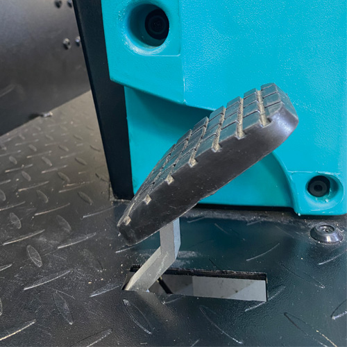 Balayeuse autoportée TS1300 PRO - rendement maximal réel de 7315/4389 m2/h - idéale pour grandes surfaces_3