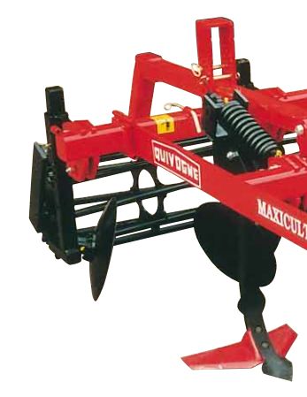 Déchaumeur Maxiculteur Quivogne avec rouleau tube arrière pour nivellement