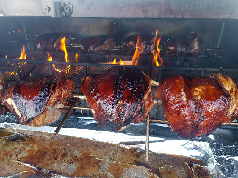 Tournebroche mobile sur remorque pour associations et restaurateurs