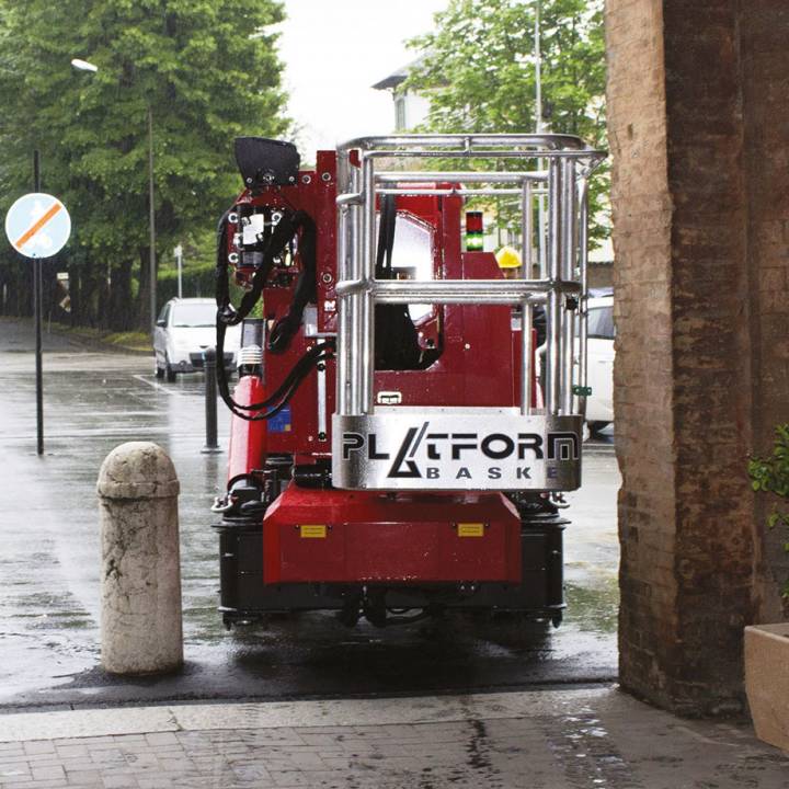 Nacelle araignée sur chenille fiable compacte et facile à manoeuvrer sans opérateur avec une hauteur de travail de 32.40m - spider 33.15/300_3