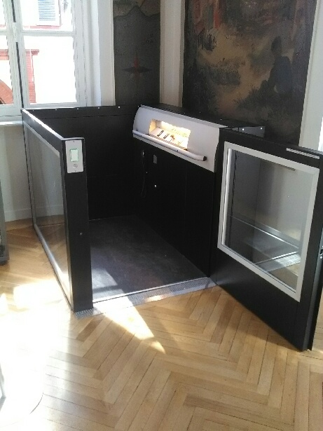 Élévateur PMR fixe Aritco - pour 2 niveaux et plus - portes automatiques et accès équerre_3