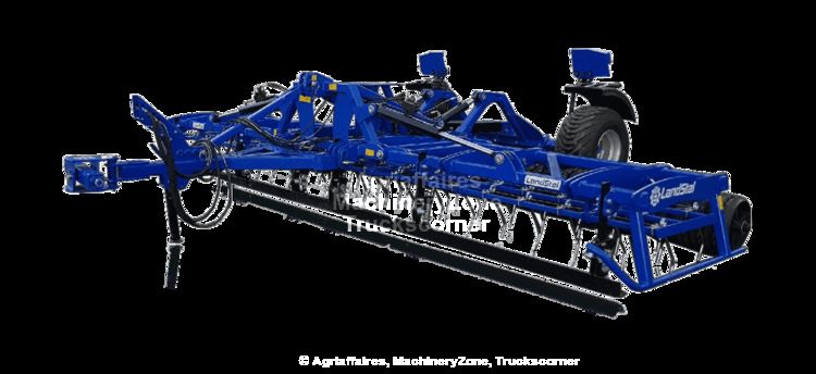 Herse émousseuse et régénérateur de prairie avec rouleau Cambridge - Landstal LST GRASSER 600_4