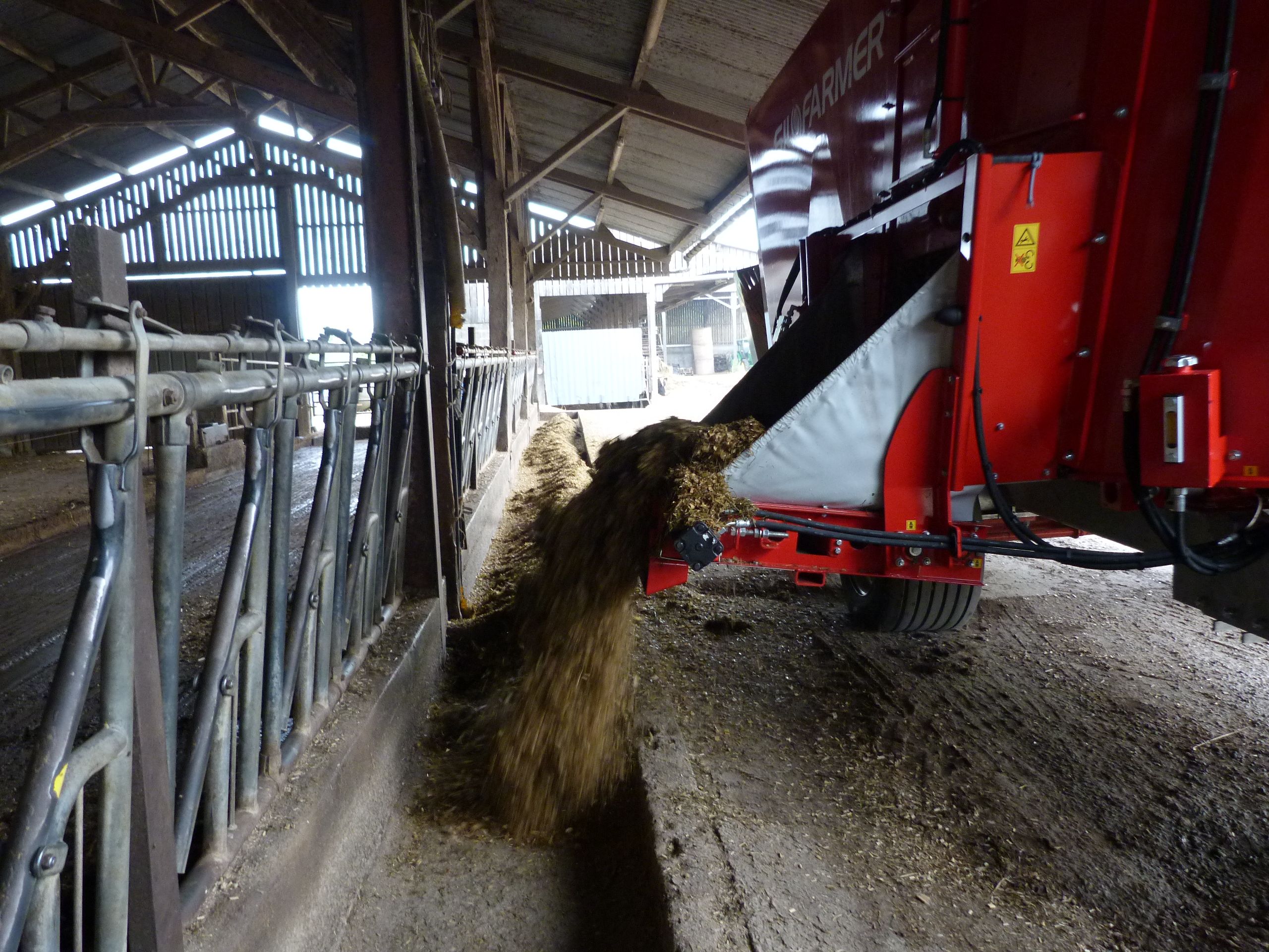 Karthala - mélangeuse agricole - silofarmer - capacité de 8 à 44 m³_3