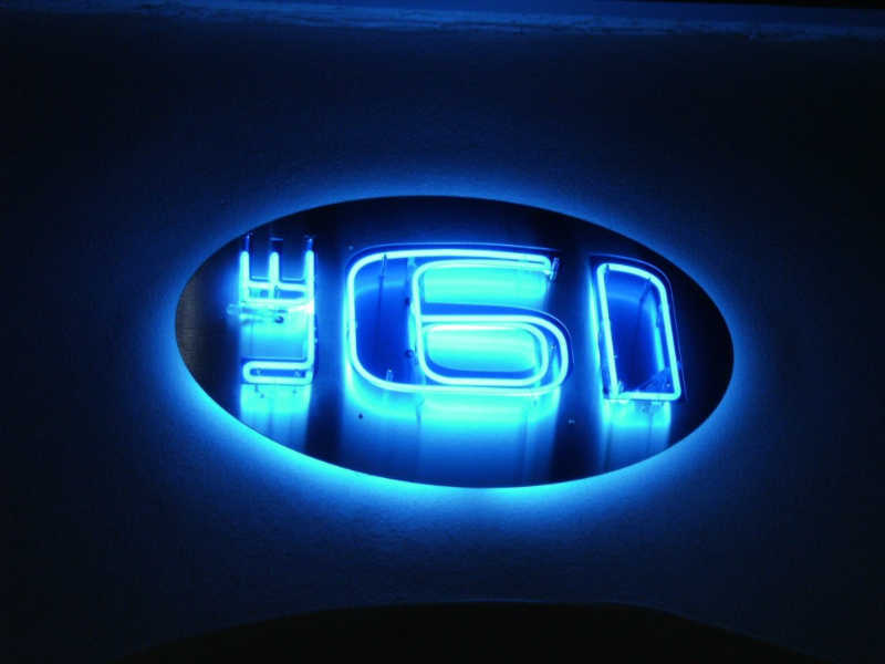 Panneau d'enseigne néon sur mesure, conçue avec tubes soufflés et formés au visuel recherché - OUEST ENSEIGNES_3