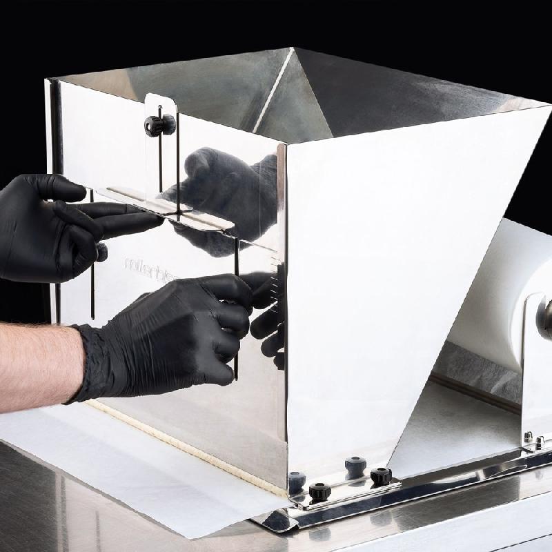 Rollerbiscuit Pavoni - Machine Professionnelle pour Rouler les Biscuits_3