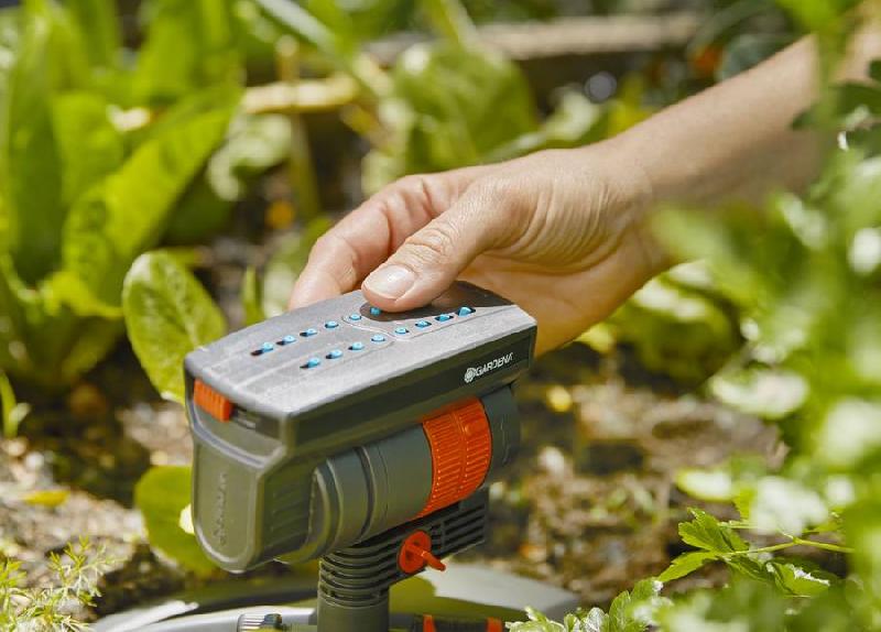 Arroseur oscillant Aquazoom compact - pour petites surfaces - portée de 3 à 16 m et largeur de 3 à 12 m_3