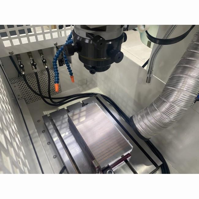 Machine d'électroérosion par enfonçage CHMER - CM série EZ - Gamme conventionnelle avec haute précision d'usinage_3