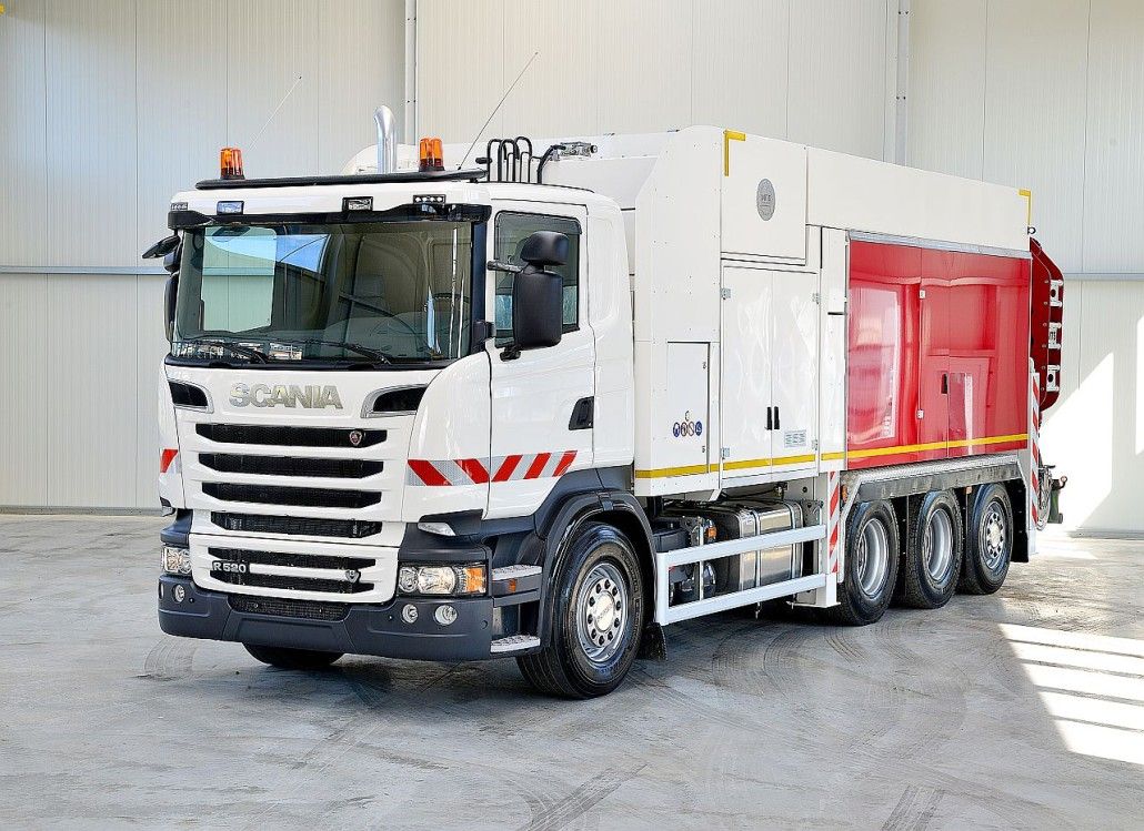 Camion aspirateur à châssis 4 essieux Tridem pour une maniabilité optimale