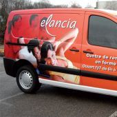 Marquage véhicule - Techniques signalétiques personnalisées pour intérieur et extérieur_4