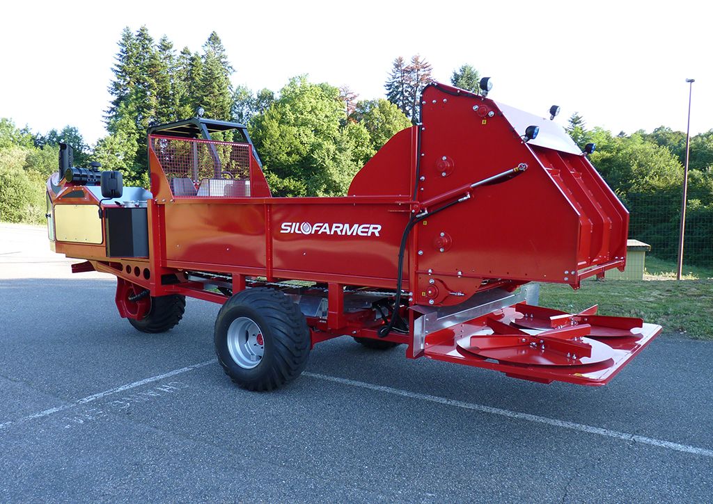 Machine de paillage adaptée aux fermes avec espaces réduits