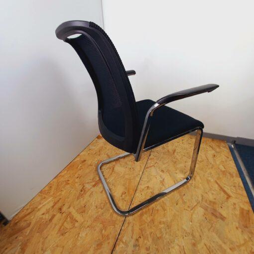 Chaise visiteur Eastside V2 Steelcase d'occasion - dossier en maille, structure métallique, accoudoirs fixes_3