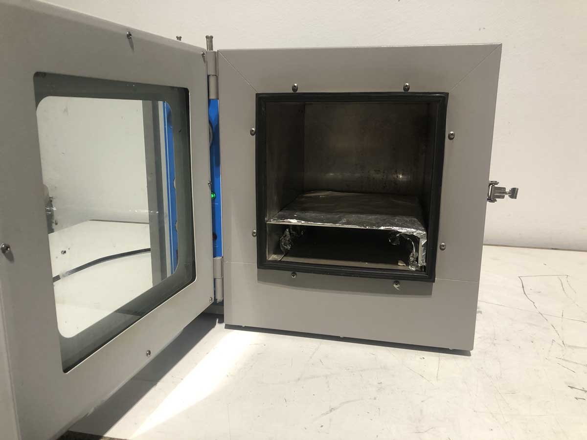 Etuve à vide d'occasion de laboratoire pharmaceutique - fisher 20l_3