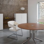 Audience Executive - Bureau de direction - Haworth - Design contemporain avec électrification et multimédia intégrés_3