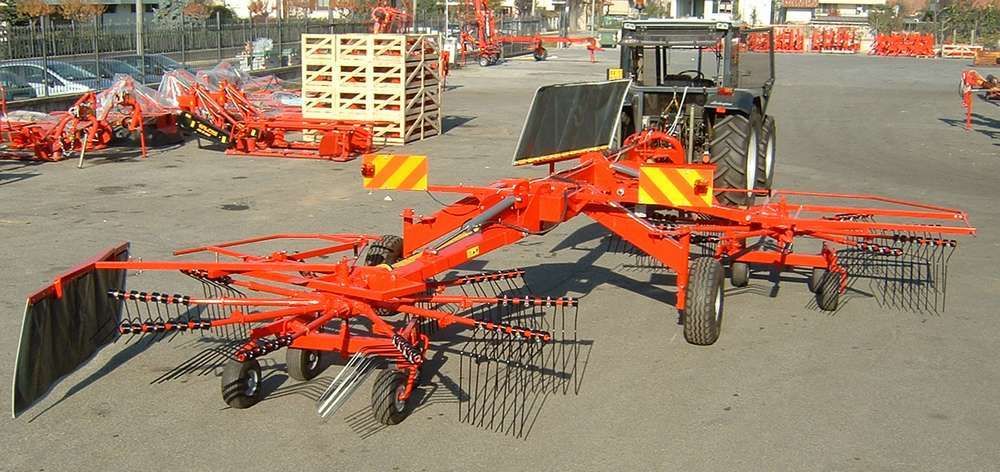 Matériel agricole pour balles cylindriques ou rectangulaires