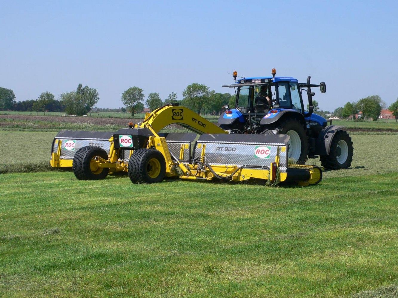 Andaineur ROC RT 950 adapté aux tracteurs de 90 HP