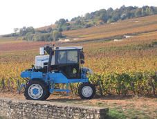 Engin agricole Bobard 1035 à hauteur de passage ajustable