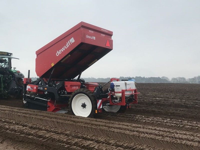 Structural 30 - planteuse - dewulf bv - capacité de trémie 1500 à 3500 kg_3