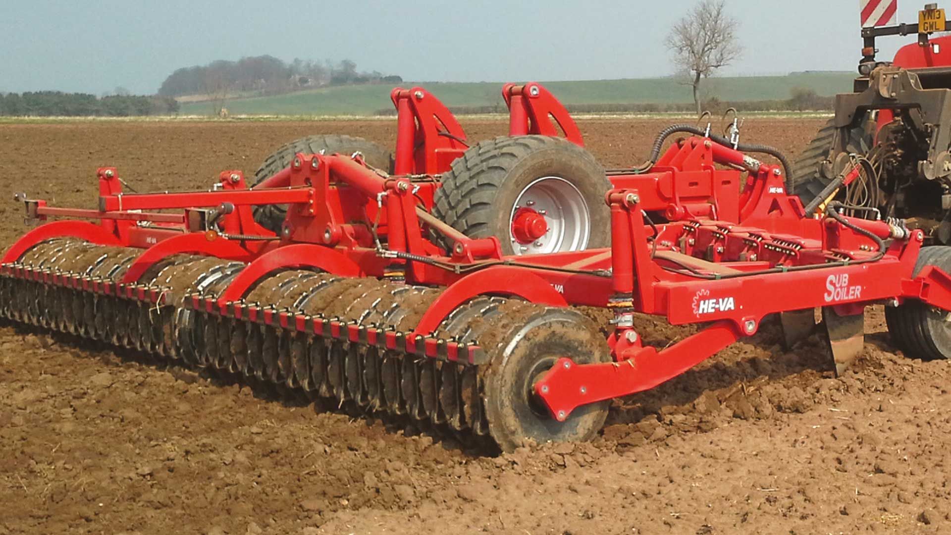 Décompacteur HE-VA équipé de protection hydraulique contre les pierres