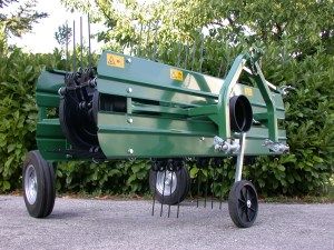 Outil de fenaison léger et performant pour tracteurs