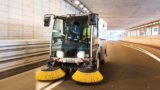Balayeuse de voirie silencieuse et écologique Dulevo D.zero²