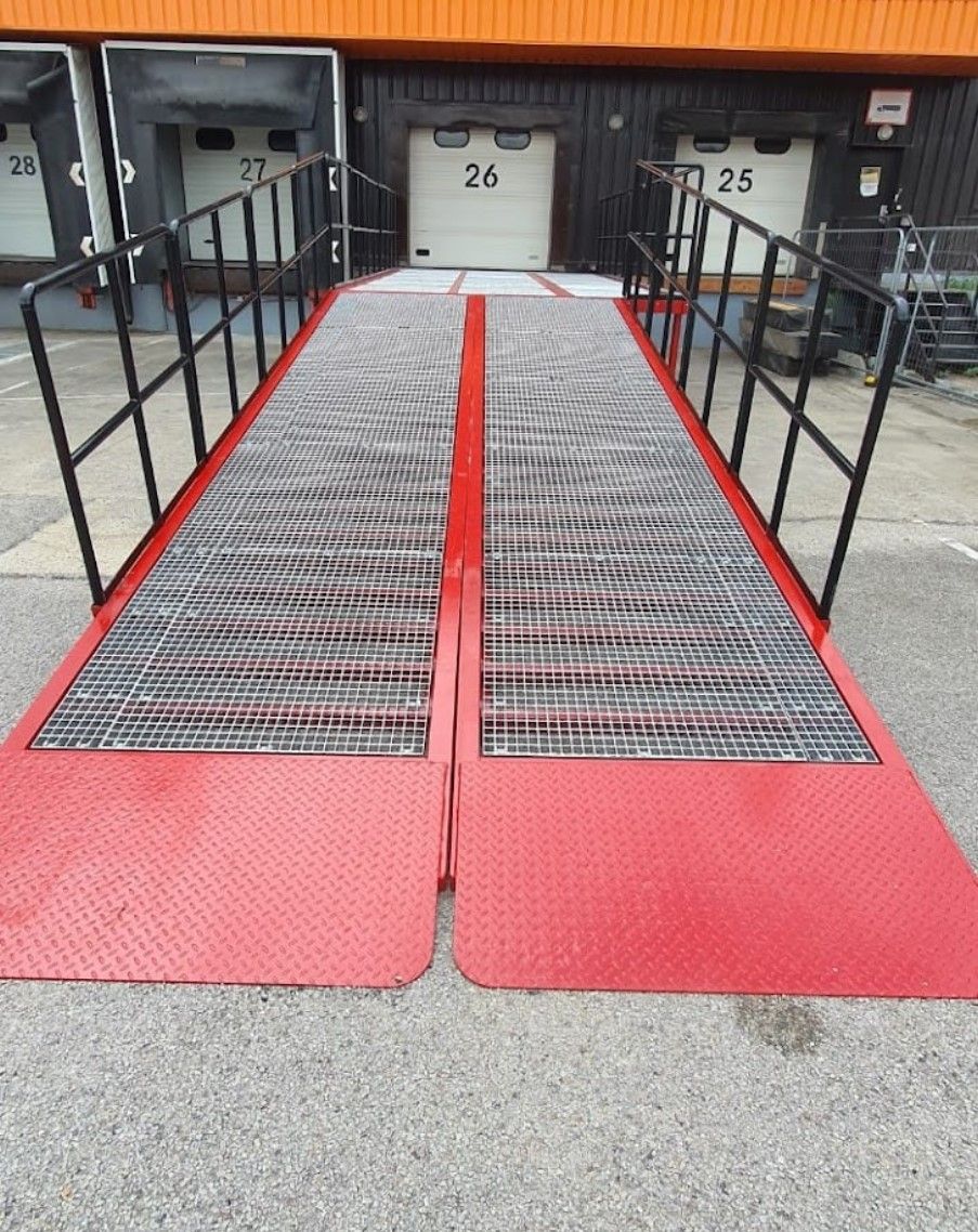 Rehausse de quai pour Véhicules Utilitaires Légers (VUL) conçue pour optimiser votre logistique - Capacité 3,5T_3