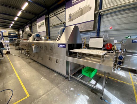 Machine compacte et économe pour le lavage industriel