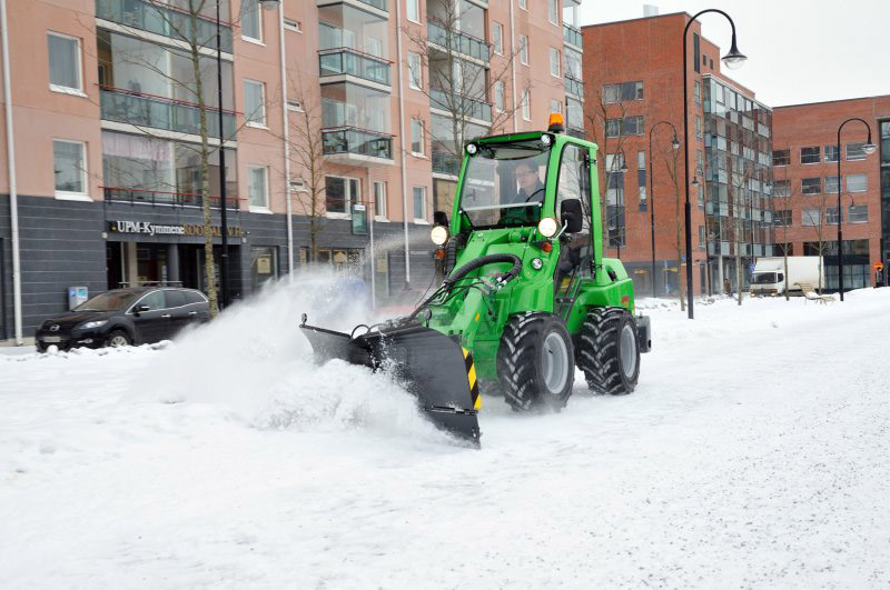 Chasse-neige  v2400 avant tecno oy_3