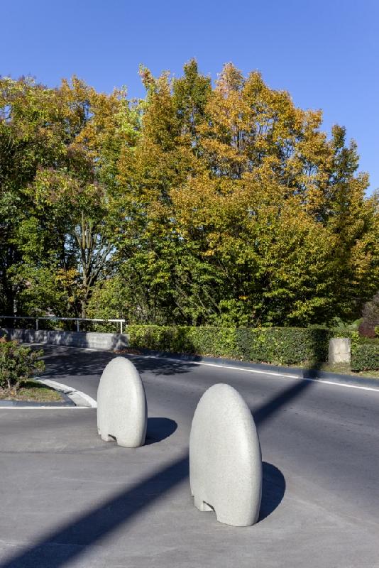 Borne en béton Covert - Borne en béton réalisée avec du Ciment blanc ou gris « Green Seal » - Granulats siliceux - Plastifiant Polymère Fiberglass AR - Couleurs standards : Blanc / Gris / Ocre_3