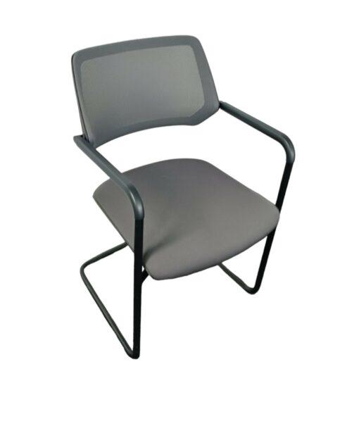 Chaise visiteur Qivi de Steelcase - ergonomique et empilable - d'occasion - confort dynamique et design élégant_3