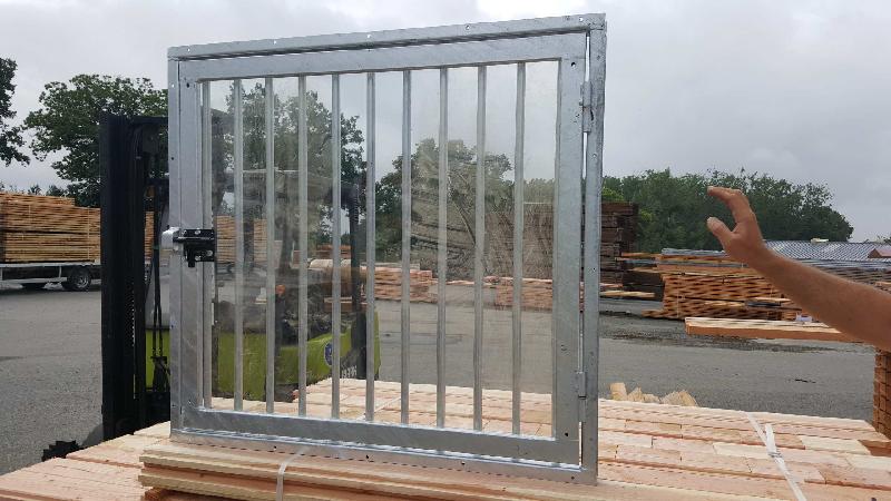 Fenêtre en bois battante - FENETBOIS - LCI Cheval - Pour bâtiments équestres et extérieurs_3