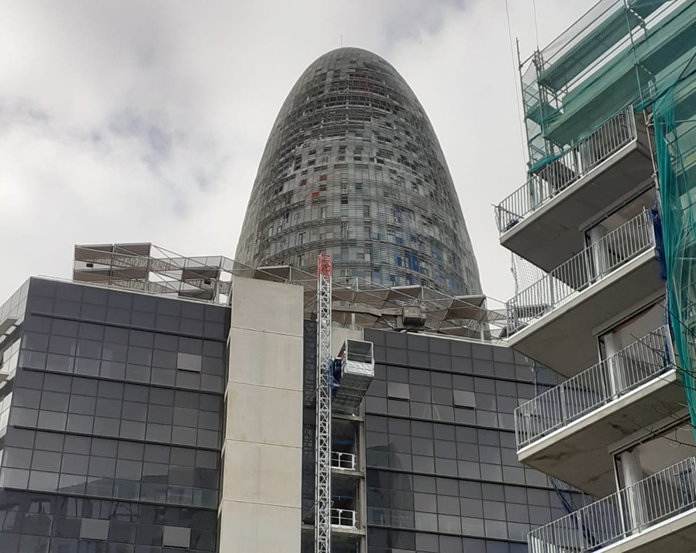 Monte-matériaux avec personnel accompagnant - capacité de charge 2000 kg - PT 2000_3