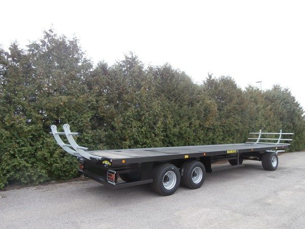 Plateau robuste pour transport fourrager avec roues routières 445/45R19,5