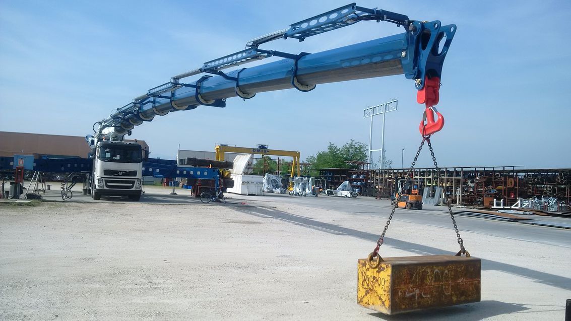 Grue auxiliaire Cormach Série 575000AXO E - E9J804 - pression 330 bar, bras hyd. 57800 mm, capacité 12110 kg_3