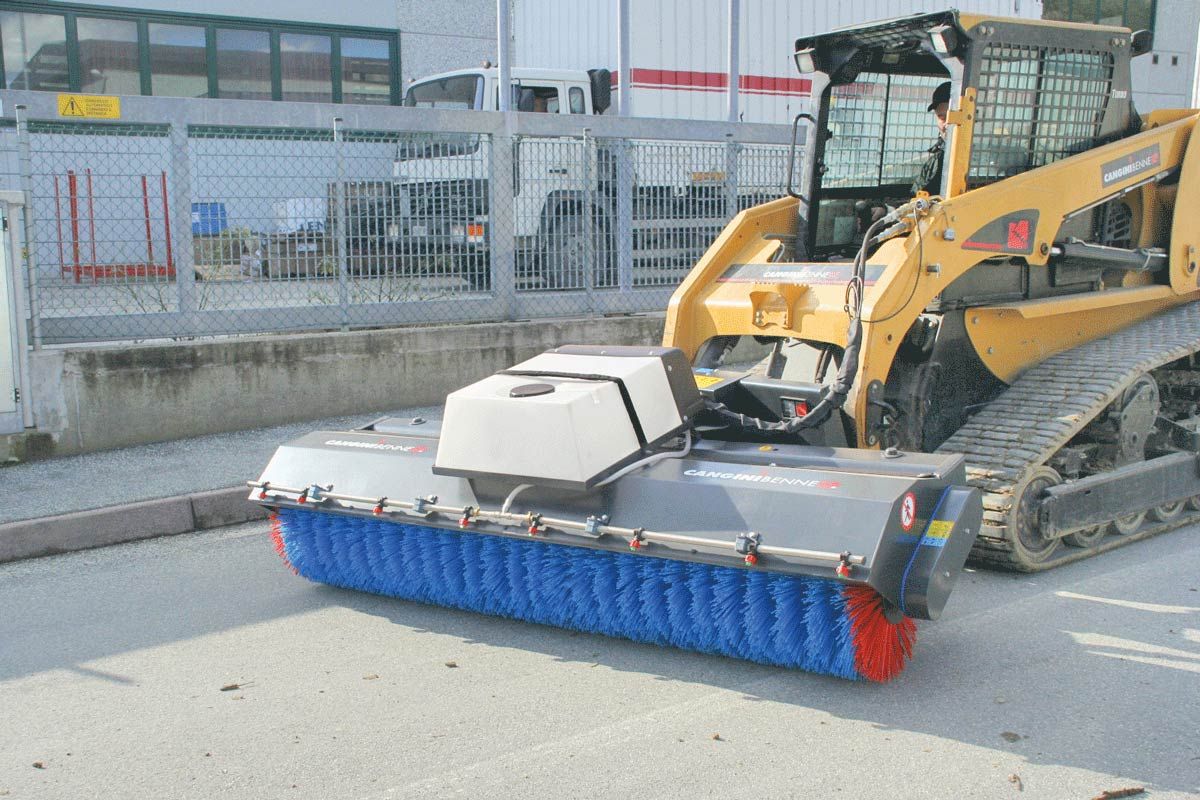 Balayeuse orientable Cangini - nettoyage gravier, terre et neige - nivellement ±10° - 5 modèles disponibles_3