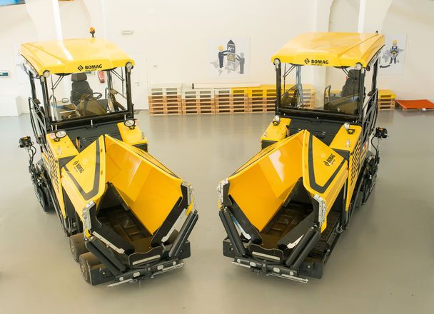 BF 300 C-2 - Finisseur citadin compact et puissant avec moteur 55 kW et largeur de pose jusqu'à 5 mètres_3