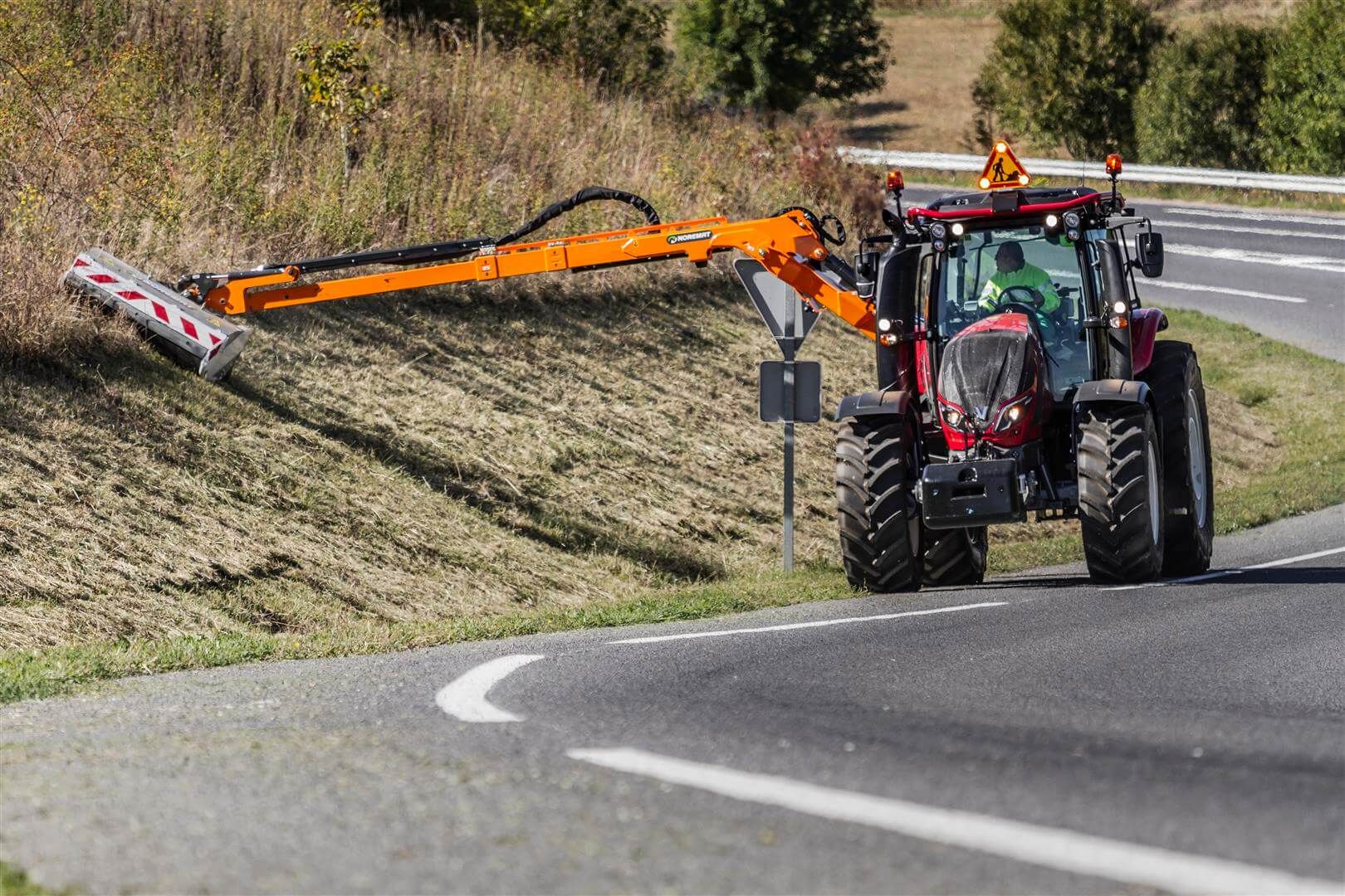 Équipement d'élagage avec portée verticale jusqu'à 10m