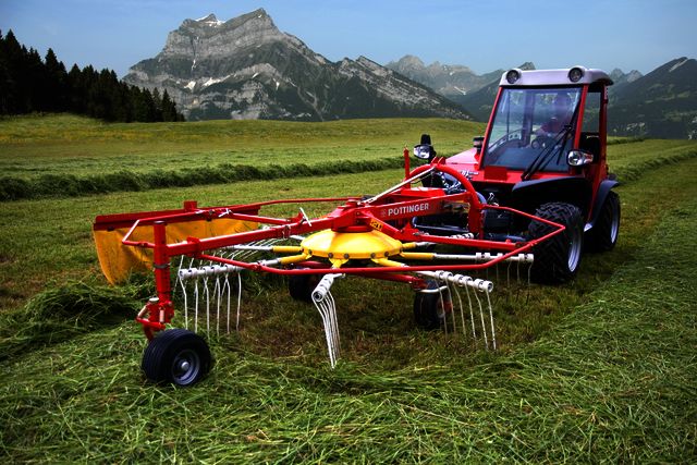 Andaineur maniable Alpintop 300 u pour tracteurs légers
